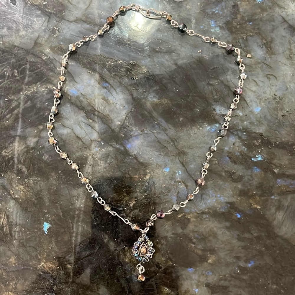 Black shimmery iridescent choker
